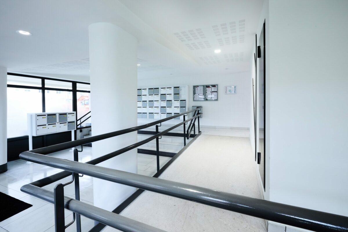 Vue extérieure groupe immobilier La Hêtraie réhabilité 94450 Limeil-Brévannes Paris Habitat Rethink