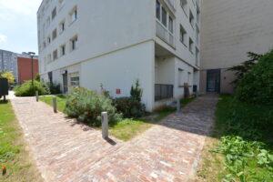Vue extérieure immeuble réhabilité sq. Charles d'Orléans Champigny-sur-Marne Paris Habitat Rethink
