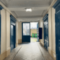 Coupe entrée réhabilitation immeuble faubourien 43 rue Rochefoucauld 75009 Paris RIVP par Rethink